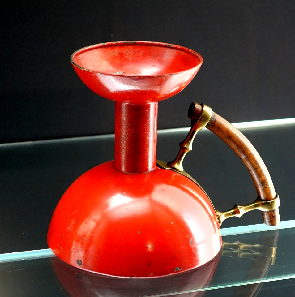 Candlestick 'Kordofan', designed by Christopher Dresser, made by Richard Perry, Son, & Co., Wolverhamptorn, 1876, sheet metal, lacquer, brass, wood - Bröhan Museum, Berlin - DSC03930