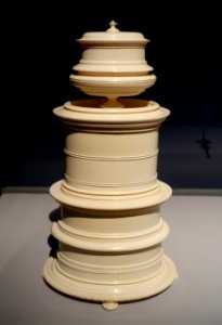 Canister of nine pieces, made by Maximilian I, Elector of Bavaria, Germany, 1610, turned ivory - Metropolitan Museum of Art - New York City - DSC07029