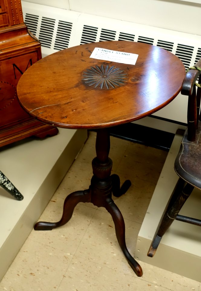 Candle stand, c. 1770 - Dedham Historical Society - Dedham Massachusetts - DSC04194
