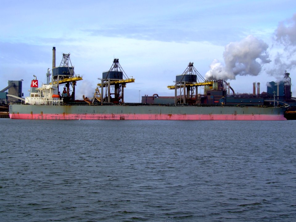 Cape Jacaranda - IMO 9105322 - Callsign 3FFZ5 - p2 at Port of Amsterdam, Holland 27-Jan-2007