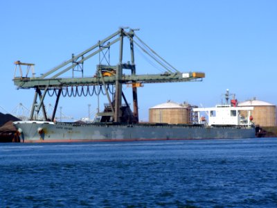 Cape Dover - IMO 9350800 - Callsign 3EES6 pic 2, Mississippi harbour, Port of Rotterdam, Holland 29-Aug-2007