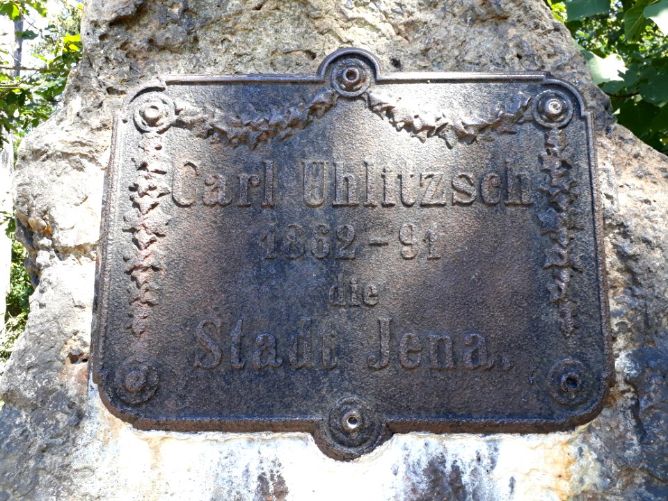 Carl Uhlitzsch memorial - 1