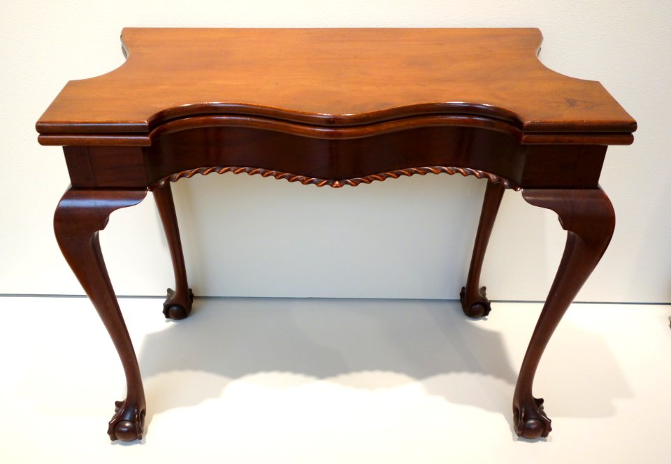Card Table, New York City, 1760-1775, mahogany with maple and tulip poplar - Chazen Museum of Art - DSC02511
