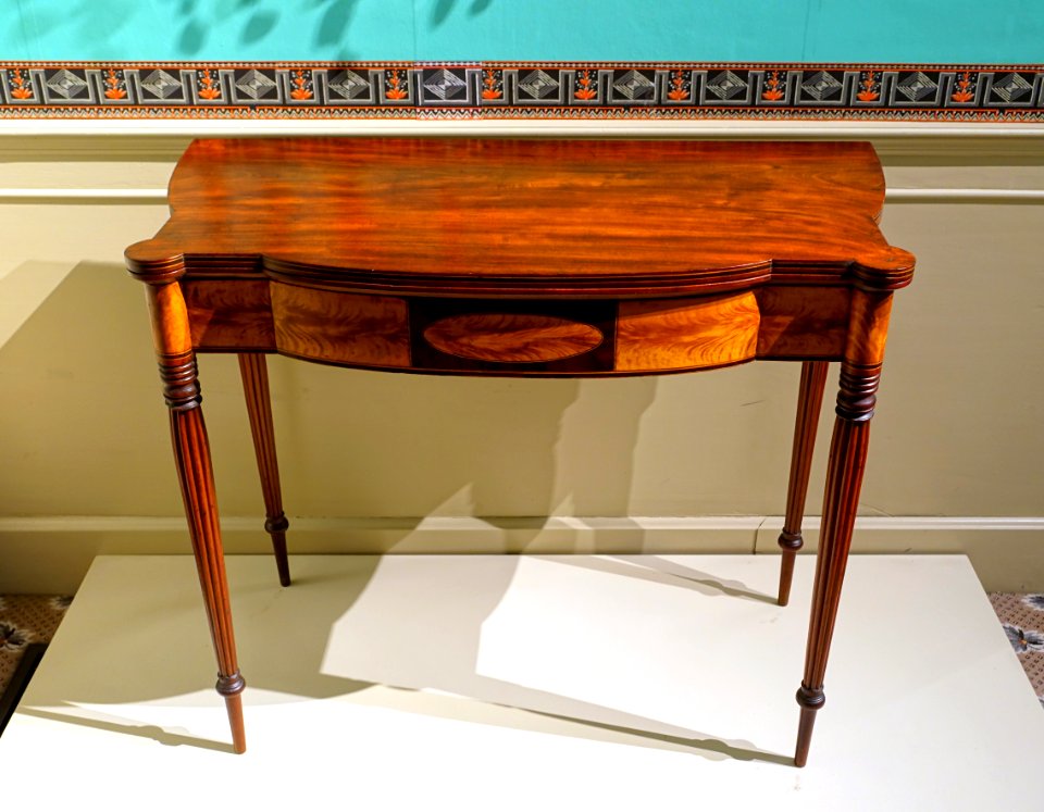 Card table, maker unknown, New England, c. 1810, mahogany, other woods, birch and rosewood veneer - Portland Museum of Art - Portland, Maine - DSC04146