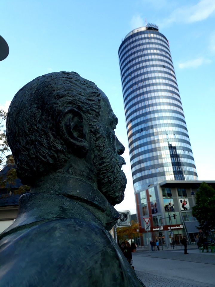 Carl Zeiss Denkmal Jena - 5