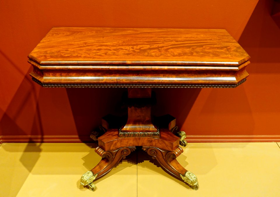Card table, maker unknown, probably Boston, 1820-1835, mahogany with mahogany veneer - Currier Museum of Art - Manchester, NH - DSC08011