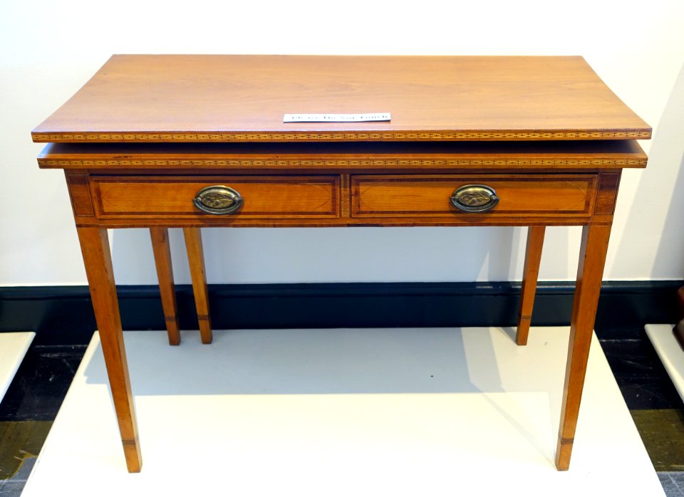 Card table, maker unknown, Rutland VT, c. 1810, cherry, birch, poplar, pine, mahogany veneer - Bennington Museum - Bennington, VT - DSC08827
