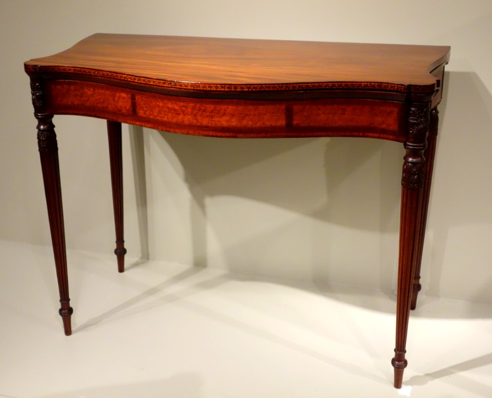 Card table, attributed to John and Thomas Seymour, Boston, Massachusetts, 1798-1804, mahogany with maple and rosewood veneers, white pine, birch, maple, ash - Winterthur Museum - DSC01374