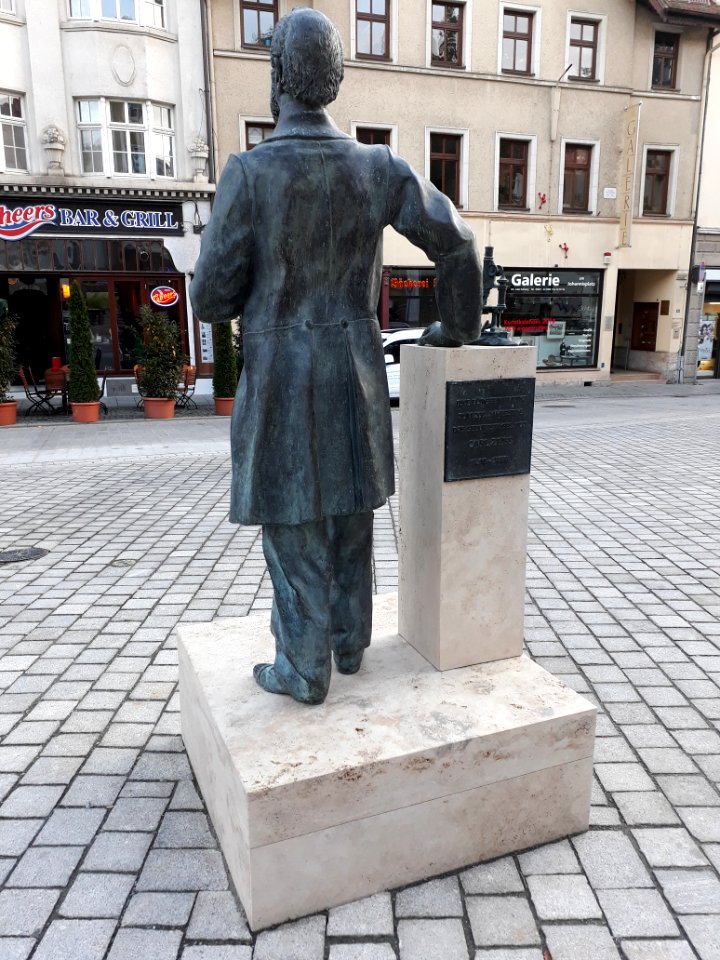 Carl Zeiss Denkmal Jena - 10