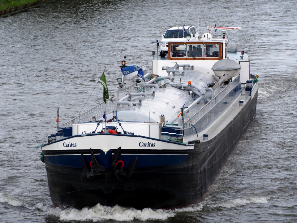 Caritas - ENI 02309837 at the Amsterdam-Rhine Canal, pic2