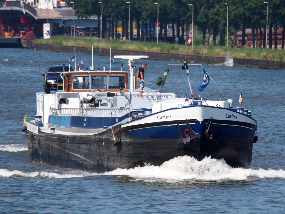 Caritas - ENI 02309837, Amsterdam-Rijnkanaal pic1