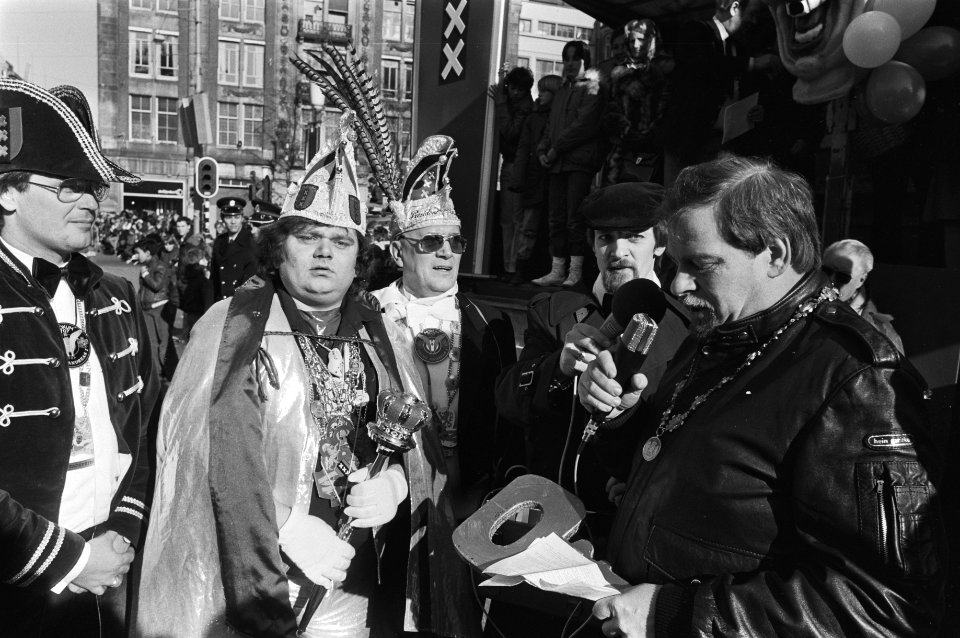 Carnavalsoptocht in Amsterdam. Andreas de Eerste en Schaefer, Bestanddeelnr 931-9925