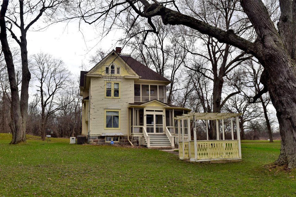 Carl and Clara Bucholtz House