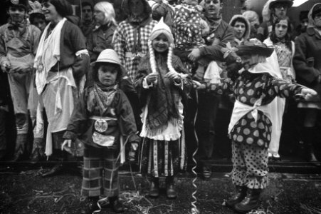 Carnavalsintocht in Bergen op Zoom jeugdige carnavalvierders, Bestanddeelnr 925-3809