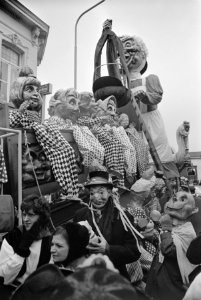Carnaval optocht in Bergen op Zoom . Carnavalswagen, Bestanddeelnr 923-2332