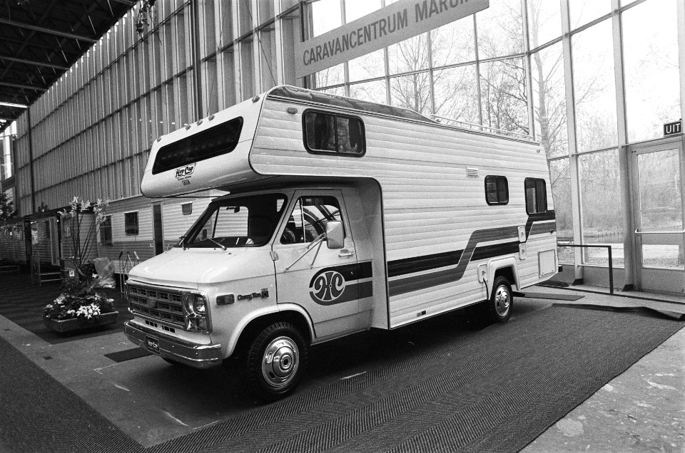 Caravan RAI78, een van de campers, Bestanddeelnr 930-0353