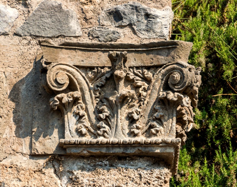Capital corbel Pompeii