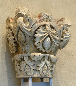 Capital, Moutiers-Saint-Jean, Burgundy, France, c. 1125-1130 AD, limestone - Fogg Art Museum, Harvard University - DSC00667