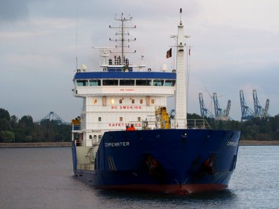 Capewater - IMO 9423841 into Zandvlietsluis, Port of Antwerp pic4