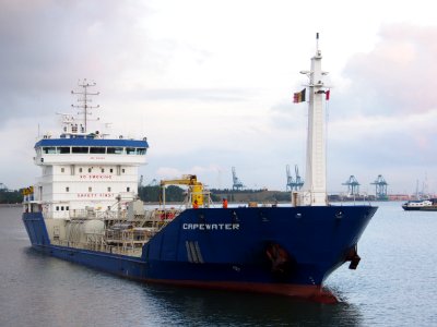 Capewater - IMO 9423841 into Zandvlietsluis, Port of Antwerp pic5