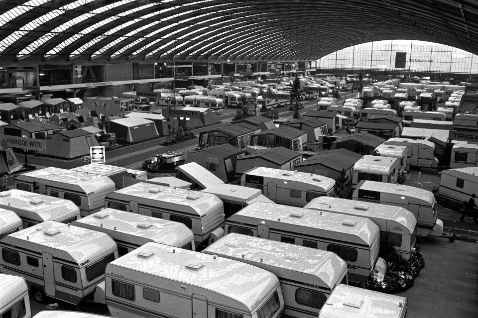 Caravan-RAI in Amsterdamse RAI geopend. Overzicht van de caravans, Bestanddeelnr 931-8556