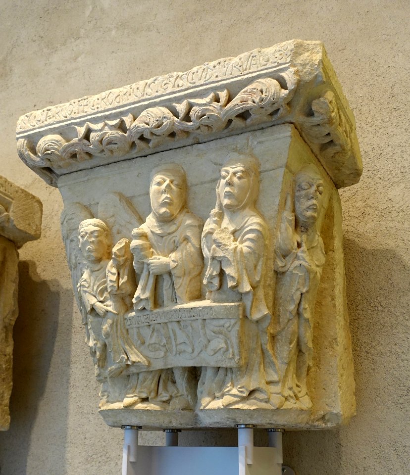 Capital, Abbey of Santa Maria de Labanza, Palencia, Spain, Two Holy Women and Angel at the Tomb, c. 1185-1190 AD, limestone - Fogg Art Museum, Harvard University - DSC00662