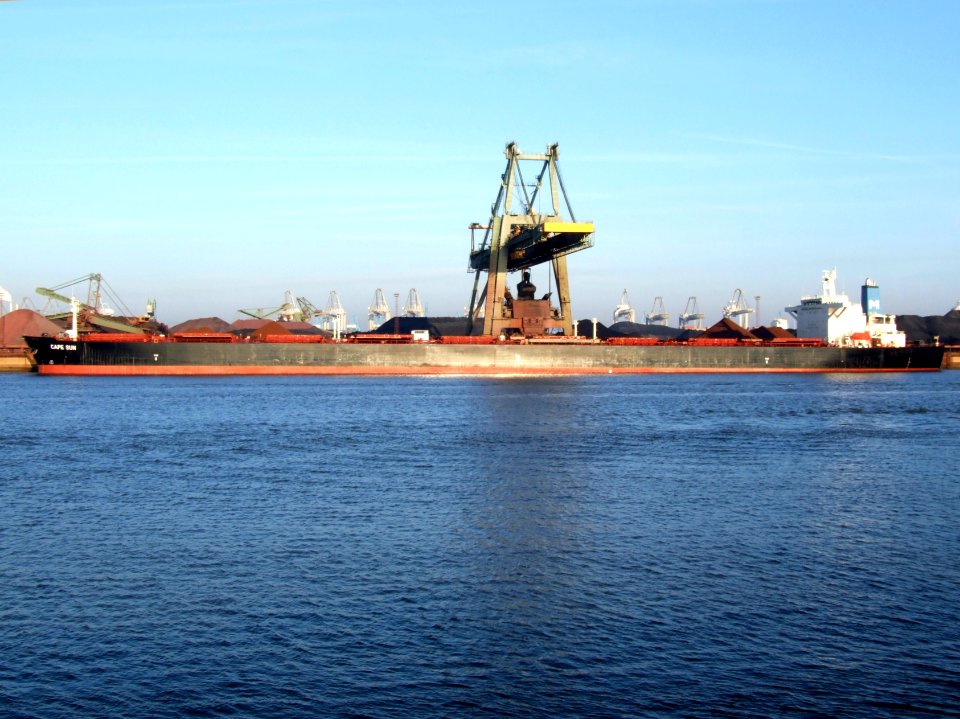 Cape Sun IMO 9174725 p3, Mississippi harbour, Port of Rotterdam, Holland 15-Dec-2007