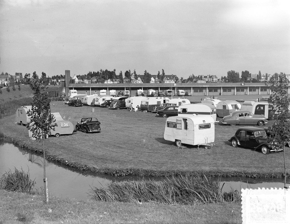 Caravanskamp in bos Amsterdam, Bestanddeelnr 905-8496