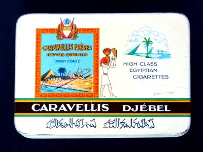 Caravellis Djébel Chocolate Cigarettes blikje met arabische opdruk, foto 1