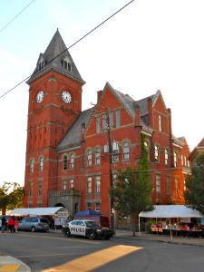 Carbondale PA B Hall & courthouse front