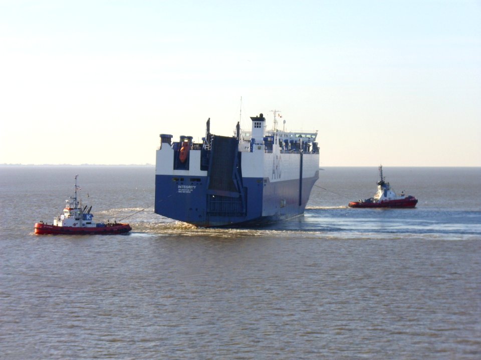 Car carrier Integrity 2011-10-15 (2)