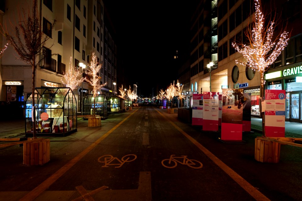 Car free Friedrichstraße at night 2021-01-17 01