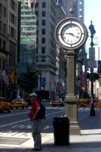 Clock 522 5th Av W44 sun jeh