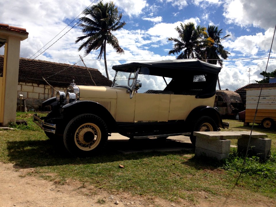 Car in Playa Larga Cuba 01