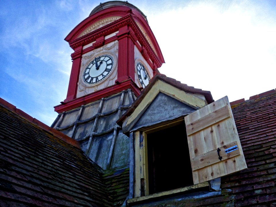 Clock, West Station, 16 Terminus Road, Bexhill(3)