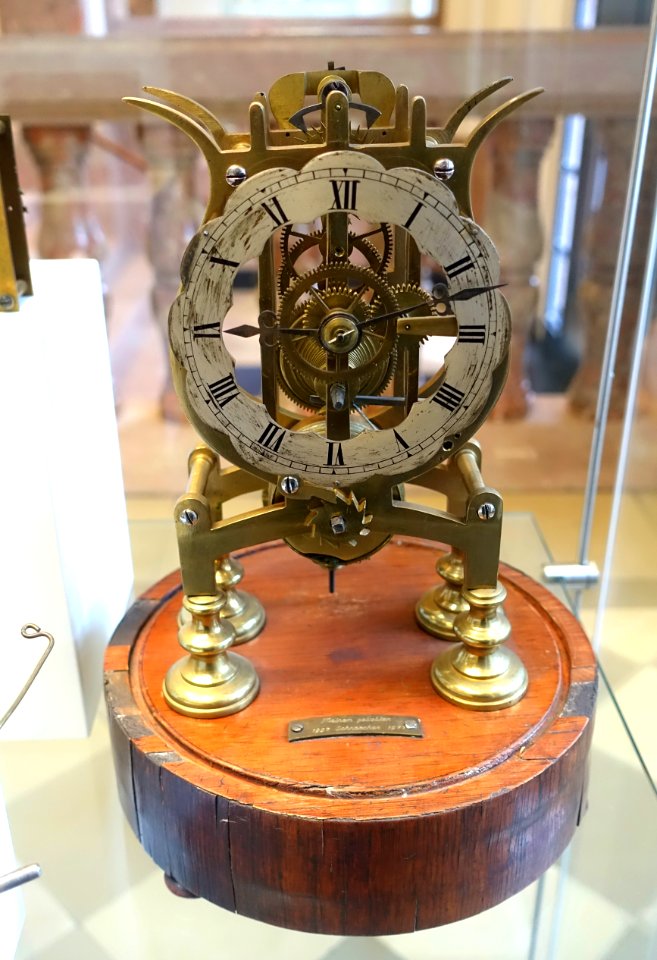 Clock - Karl Gebhardt Horological Collection - Gewerbemuseum - Nuremberg, Germany - DSC01822