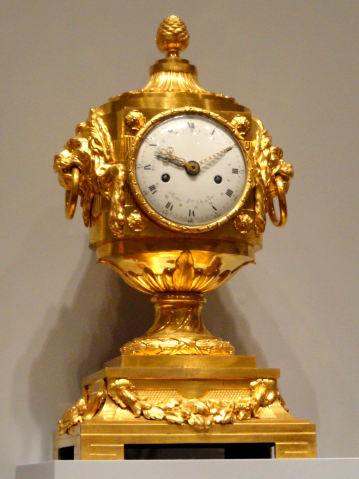 Clock, about 1785, Robert Osmond with movement by Robert Robin, French, gilt bronze - Cleveland Museum of Art - DSC08849
