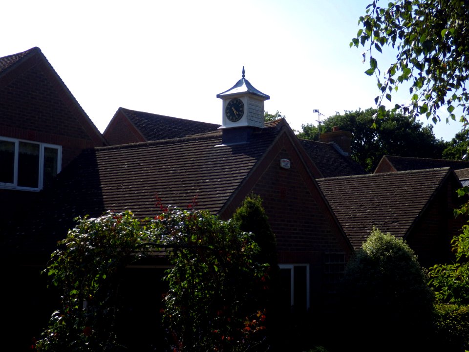 Clock, Sweet Briar, 9 Hazelwood Close, Bexhill (2)