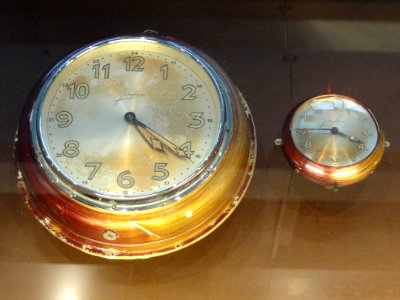 Clock from LZ 127 Graf Zeppelin, Junghans, 1928 - Zeppelin Museum Friedrichshafen - DSC06849
