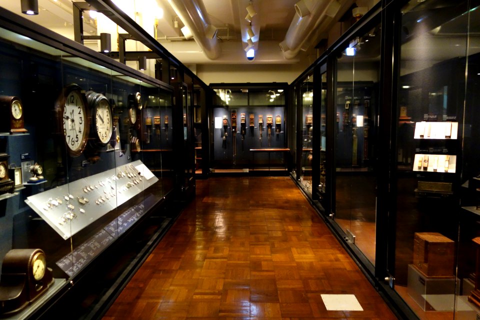 Clock exhibit - National Museum of Nature and Science, Tokyo - DSC07255