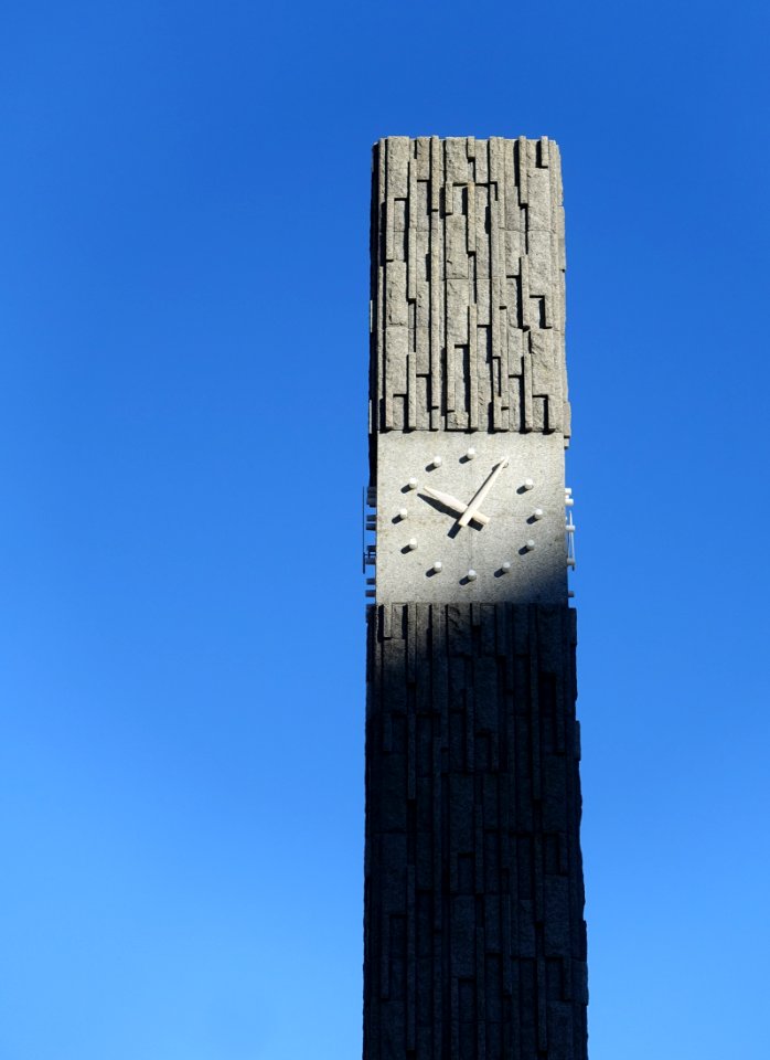 Clock, Constitution Plaza - Hartford, CT - DSC04942