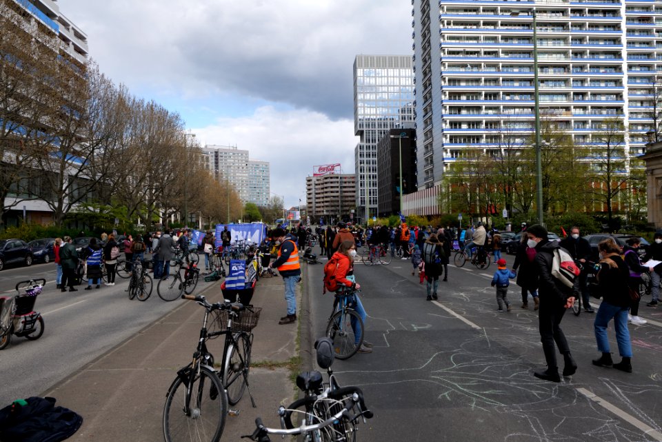 Car free Leipziger Straße protest Berlin 2021-04-25 09