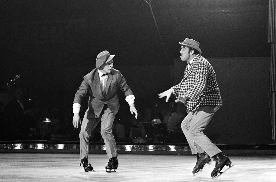 Clowns-act op de schaats, Bestanddeelnr 919-7487