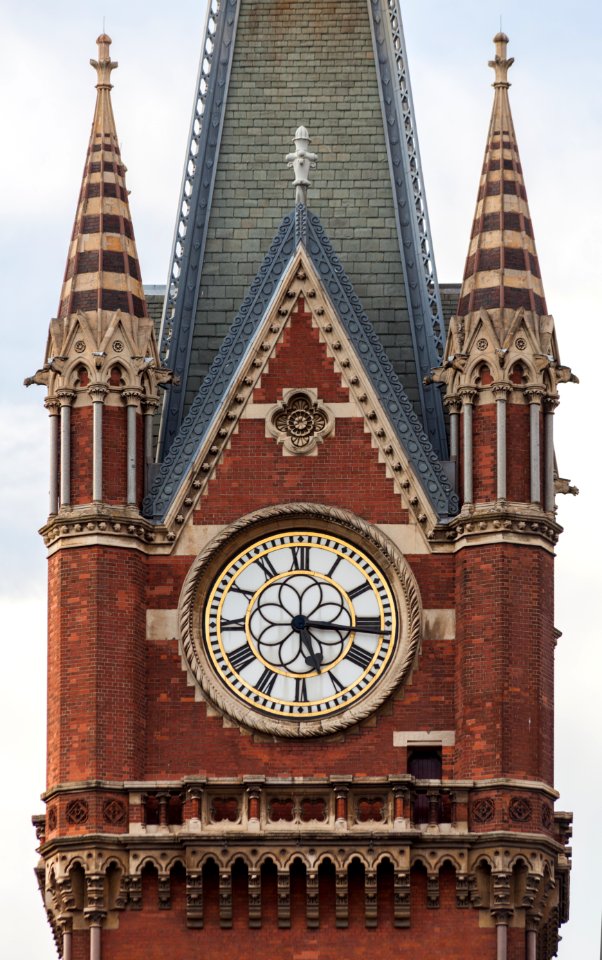 Clock tower, Midland Hotel, St Pancras Station, London, England, GB, IMG 4986 edit