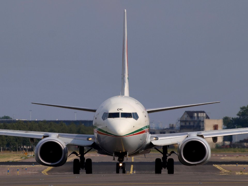 CN-ROE Royal Air Maroc Boeing 737-8B6(WL) - cn 33063 taxiing, 25august2013 pic-002