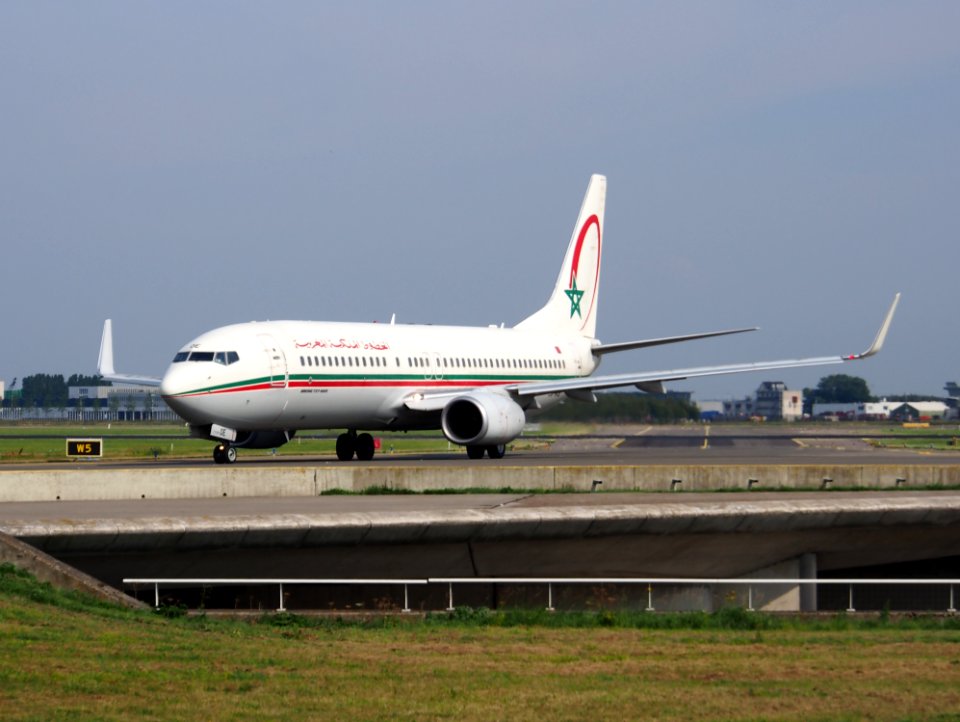 CN-ROE Royal Air Maroc Boeing 737-8B6(WL) - cn 33063 taxiing, 25august2013 pic-004