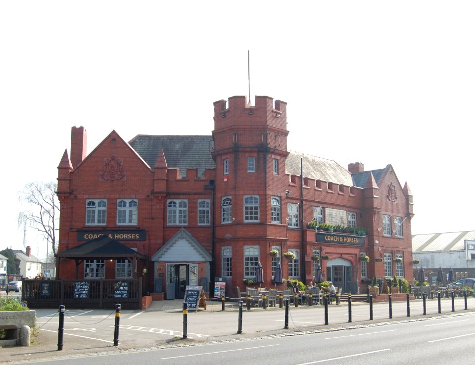 Coach and Horses pub, London Road–Copnor Road junction, Hilsea (March 2019) (2)