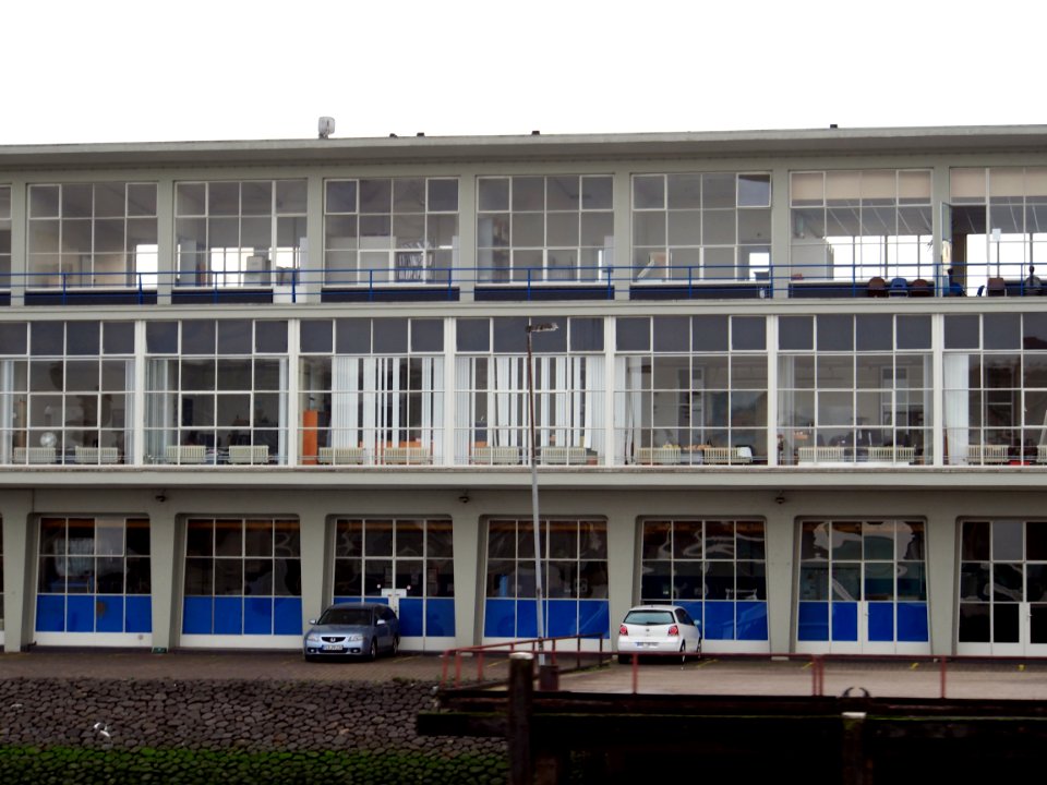 Clondalkin 50s gebouw aan de Maas pic2