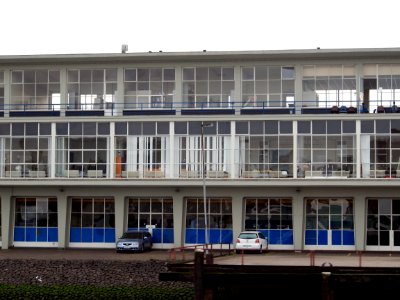 Clondalkin 50s gebouw aan de Maas pic2