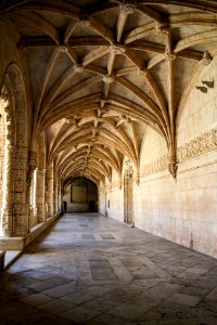Cloisters of Mosteiro dos Jerónimos, from the ground floor, 2007-07-20, Lisbon 01